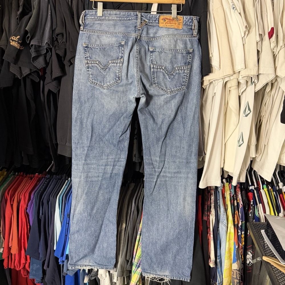 Diesel Larkee Jeans Men's 34x31 Light Wash Blue Straight Leg Button Fly Vintage